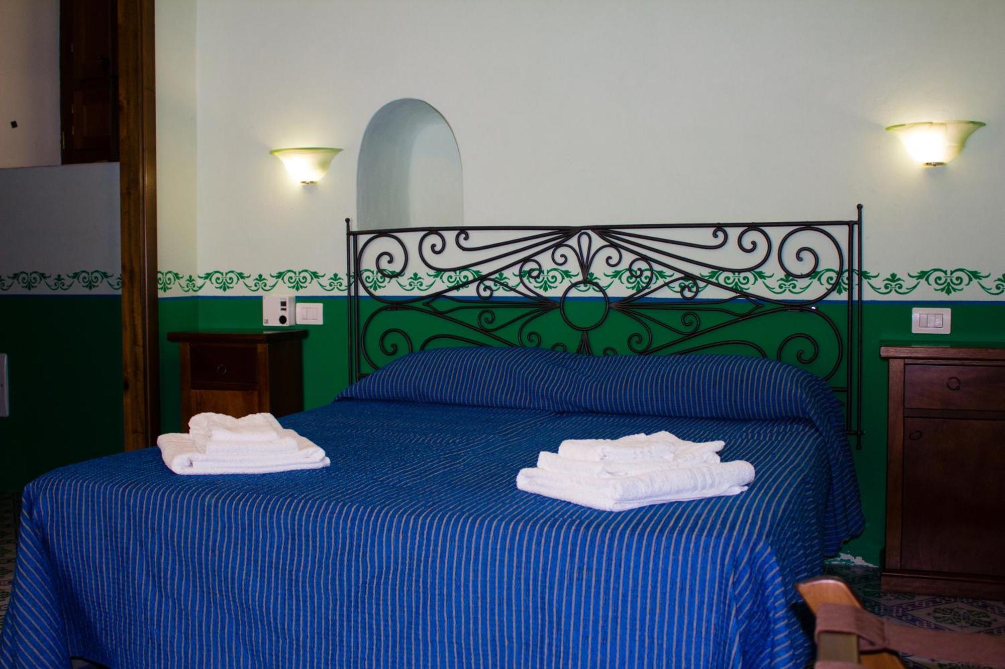 Hotel Arcangelo - Salina Santa Marina Salina Buitenkant foto