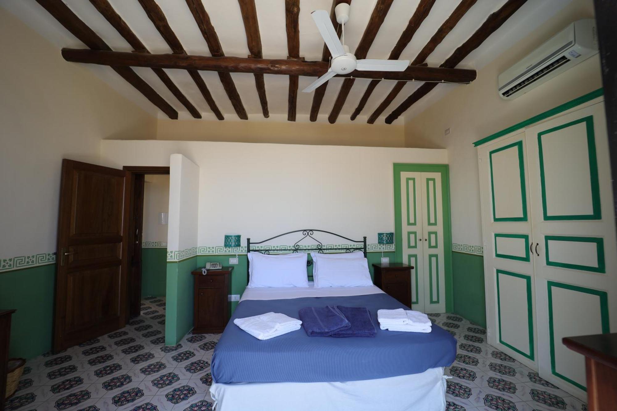 Hotel Arcangelo - Salina Santa Marina Salina Buitenkant foto
